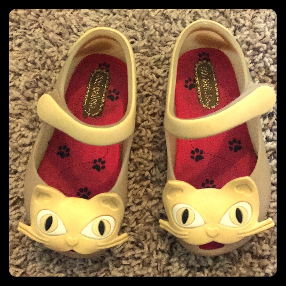 Mini Melissa size 6 toddler